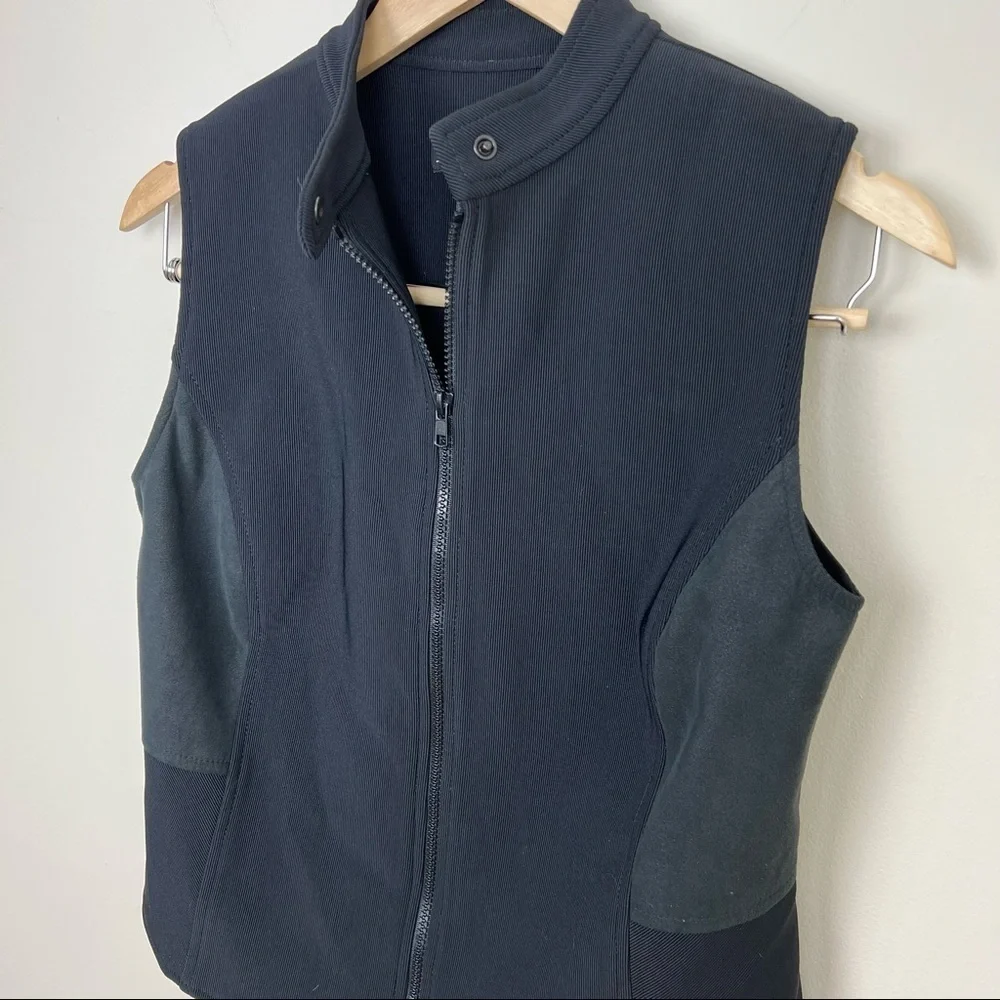 Equestrían Black Vest‎